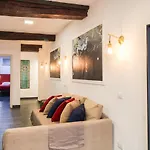 Charming Large Apartment - 3 Bedroom In Trastevere